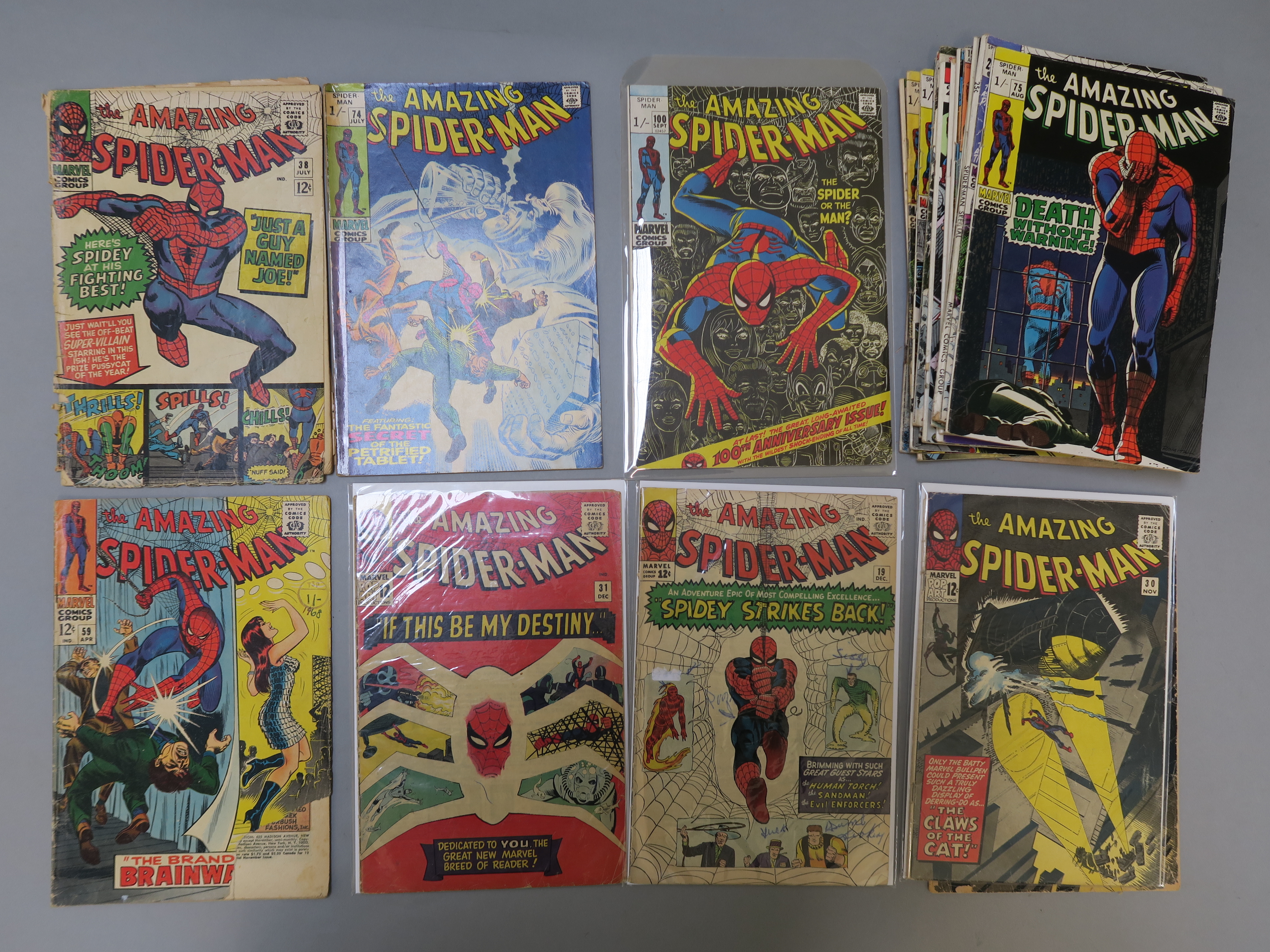 24 Amazing Spider-man Marvel comics nos 19 (with cover writing), 30 x2 (1st app The Cat),