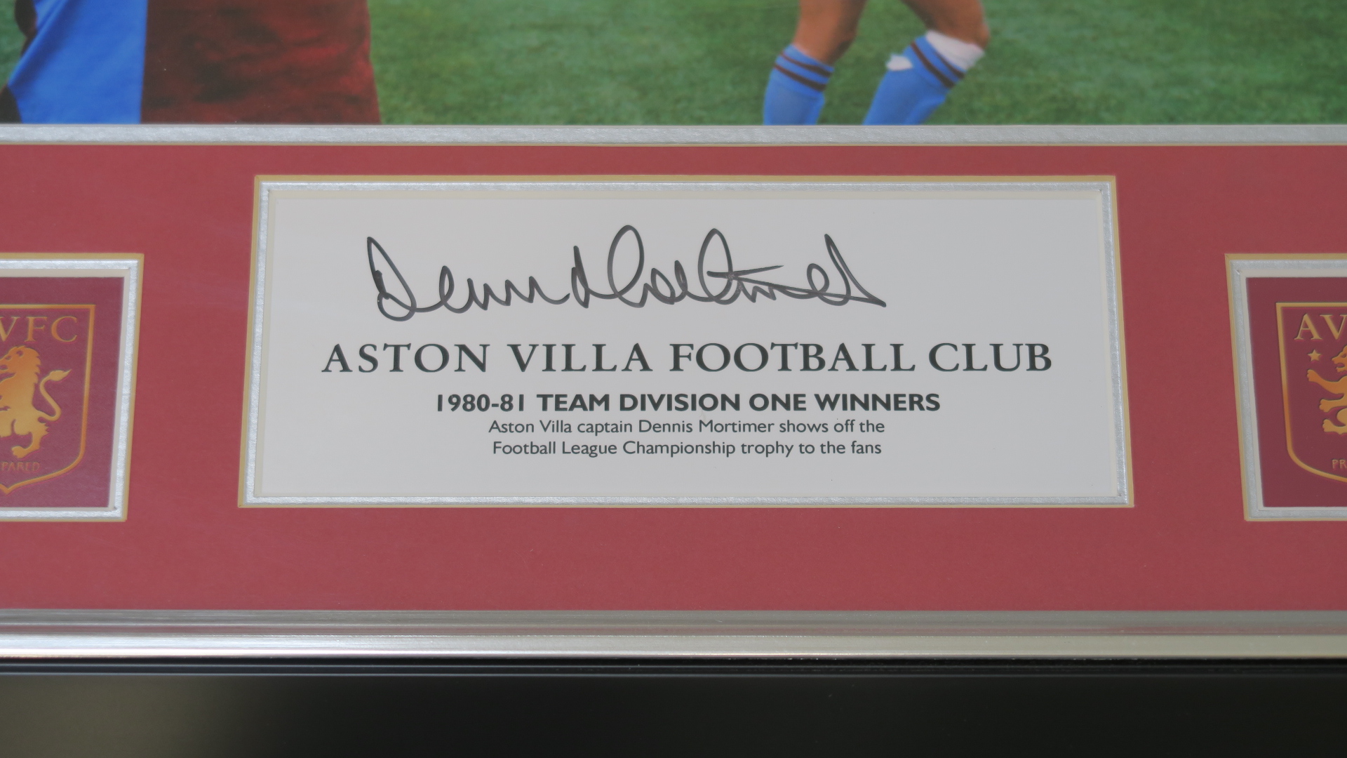 Aston Villa Football club Dennis Mortimer autograph in frame with photo of Dennis Mortimer holding - Image 2 of 3