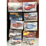 10 x 1:24 and 1:25 scale plastic model kits by Revell Lindberg and similar, all trucks and cars.