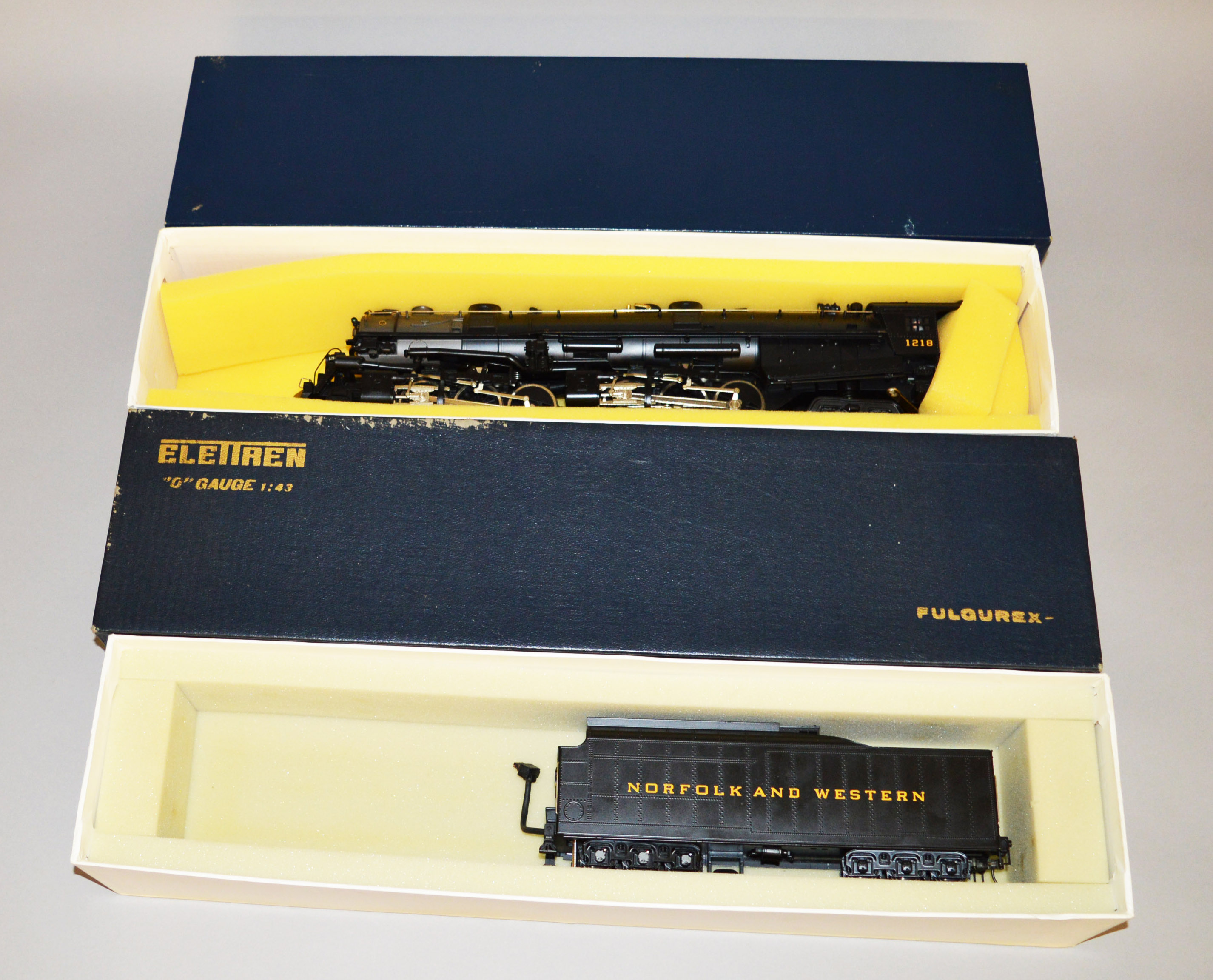 O gauge. MTH Electric Trains 2-6-6-4 Class A Norfolk and Western black '1218' locomotive.