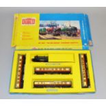 OO gauge, Hornby Dublo: set 2021 'The Red Dragon' passenger train.