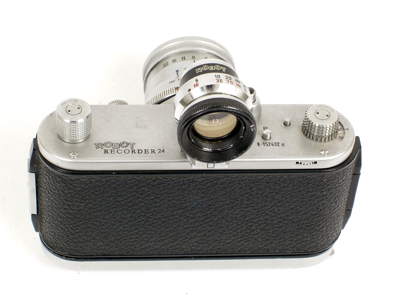 A Robot Recorder 24 Clockwork Camera. #K/152432a (condition 5F) with Tele-Xenar 75mm f3. - Image 2 of 2