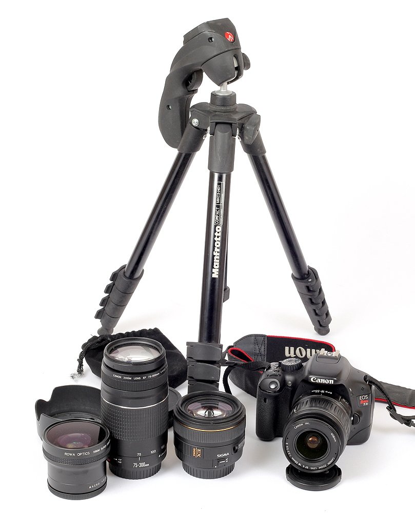 Canon EOS Rebel T2i DIGITAL Camera, with Sigma 30mm 1.4 lens. (condition 5E).