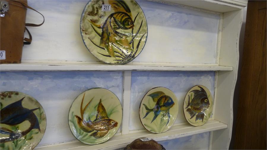 5 "Puigdemont" pottery dishes depicting fish