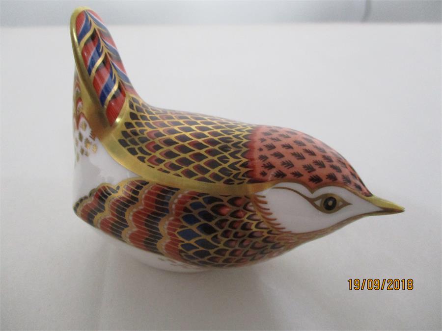 Royal Crown Derby Paperweights with gold stoppers - Nuthatch ( A/F), Derby Wren and Humming Bird - Image 4 of 10