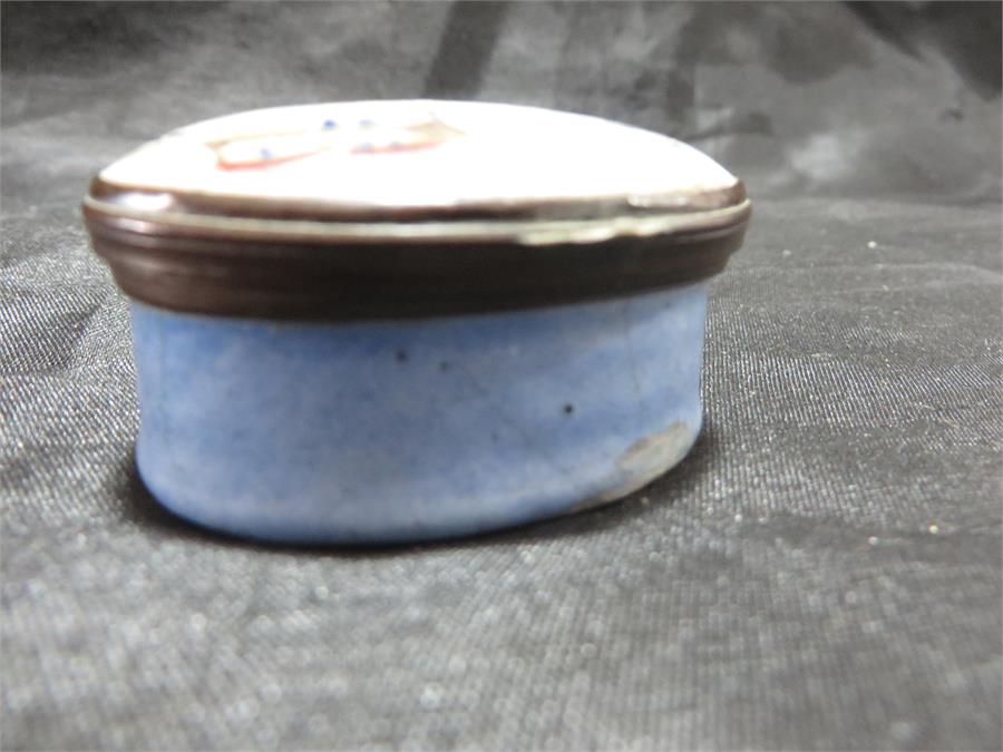 A 19th century hand painted enamelled patch pot decorated with a harbour scene, mirror to lid A/F - Image 3 of 7