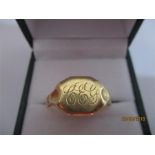 An 18ct gold ring- 7.2g