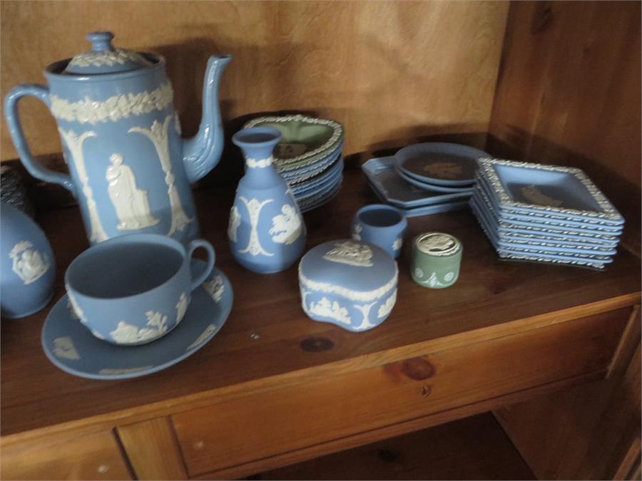 A collection of Wedgwood Jasperware - Image 4 of 5