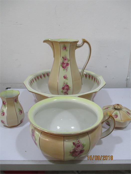 A Staffordshire jug and bowl set "Octagon"