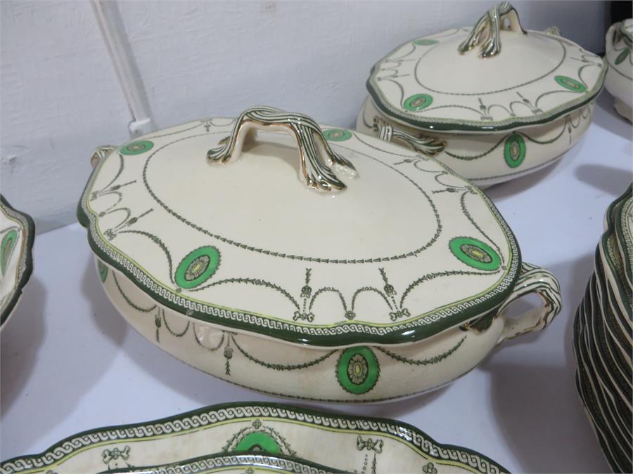 A Royal Doulton dinner set 'Countess' - Image 5 of 8