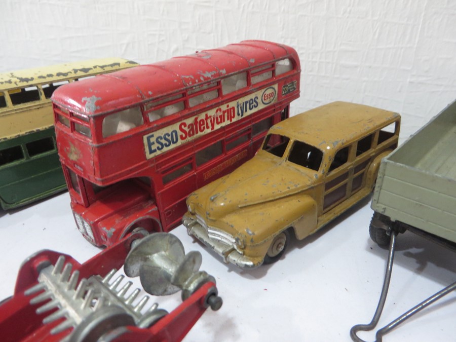 A quantity of diecast Dinky toys and cars including M.G Record Car, H.W.M (23J), Routemaster Bus, - Image 9 of 15