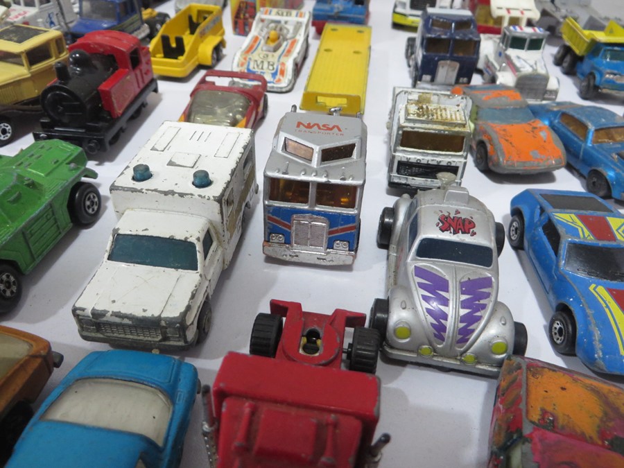 A quantity of various Matchbox diecast cars, toys etc - Image 10 of 39