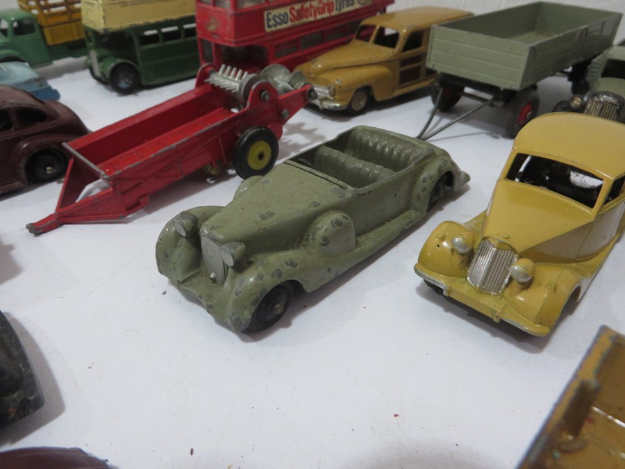 A quantity of diecast Dinky toys and cars including M.G Record Car, H.W.M (23J), Routemaster Bus, - Image 12 of 15