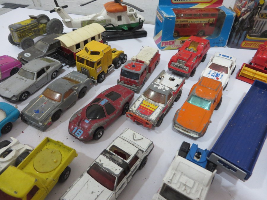 A quantity of various Matchbox diecast cars, toys etc - Image 27 of 39