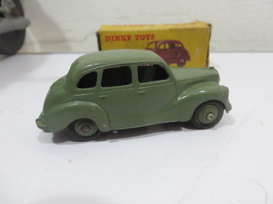 Two boxed Dinky Toys diecast car models, an Austin Devon Saloon (152) 40D and a Standard Vanguard - Image 5 of 16