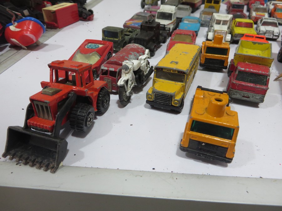 A quantity of various Matchbox diecast cars, toys etc - Image 2 of 39