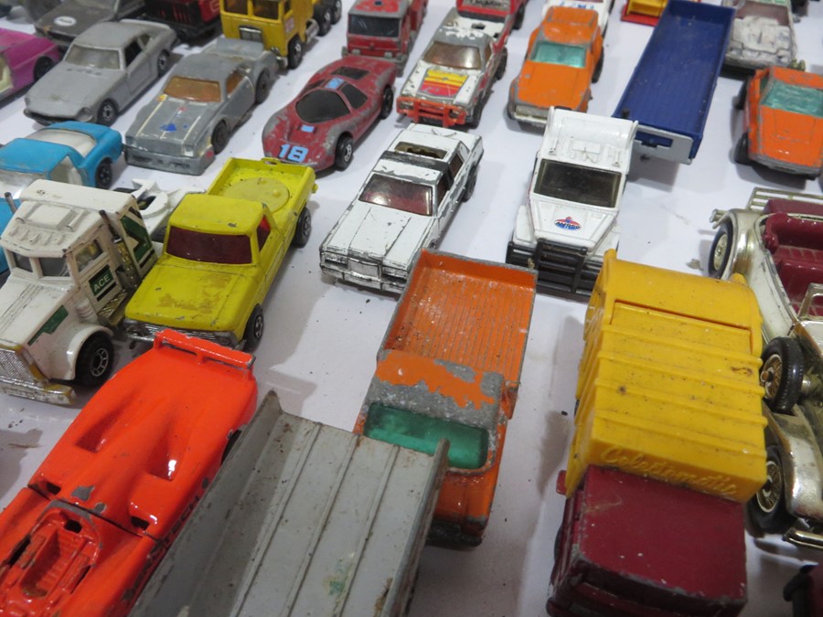 A quantity of various Matchbox diecast cars, toys etc - Image 16 of 39