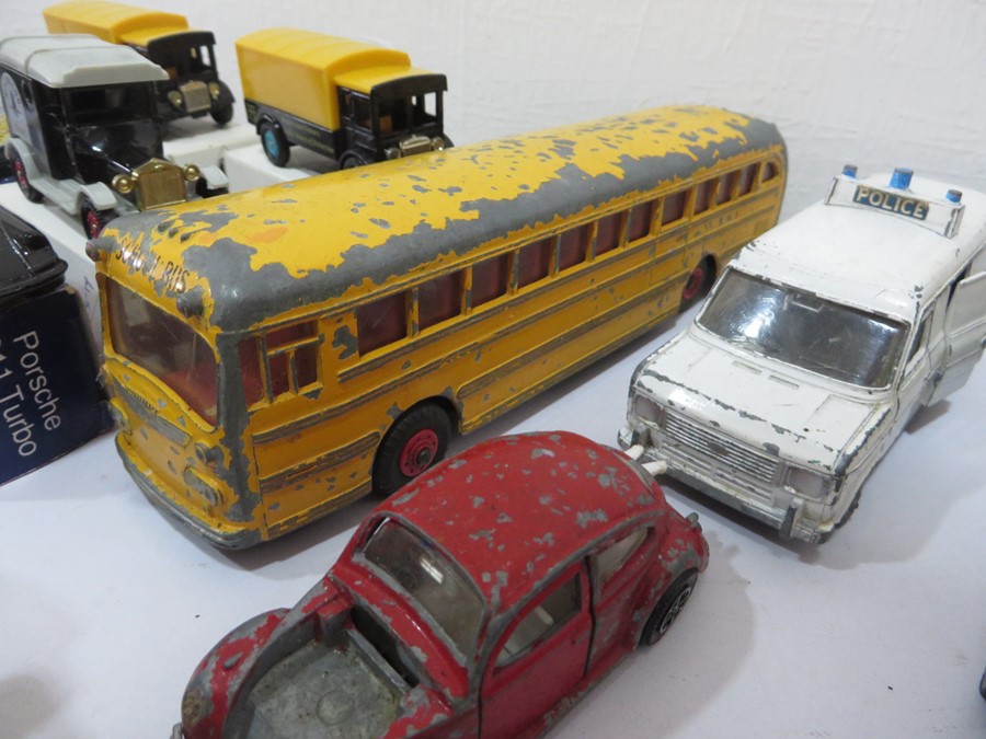 A quantity of Corgi and Dinky die cast cars etc - Image 10 of 27