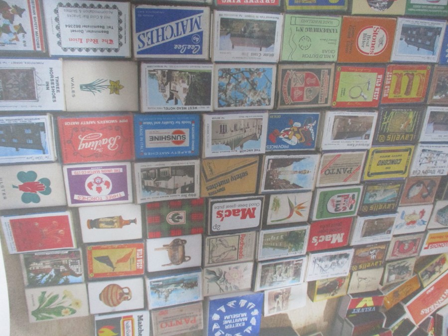 A large collection of vintage match boxes - Image 3 of 3