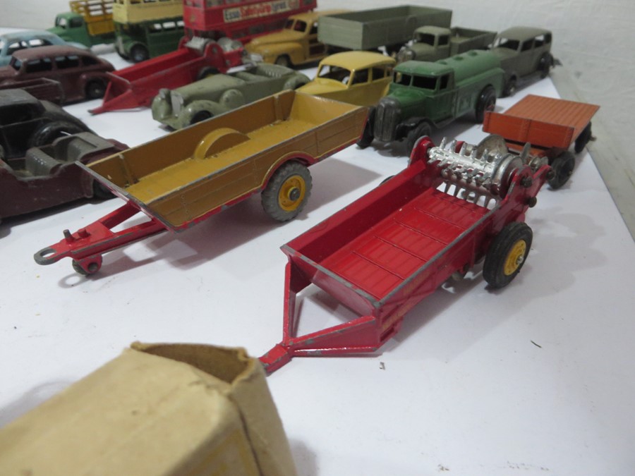 A quantity of diecast Dinky toys and cars including M.G Record Car, H.W.M (23J), Routemaster Bus, - Image 13 of 15