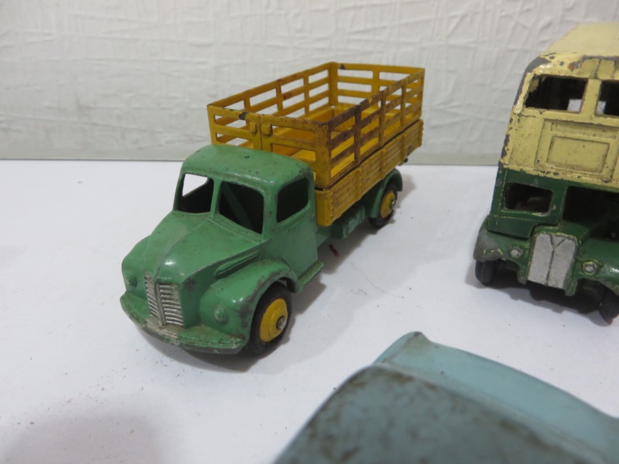 A quantity of diecast Dinky toys and cars including M.G Record Car, H.W.M (23J), Routemaster Bus, - Image 7 of 15