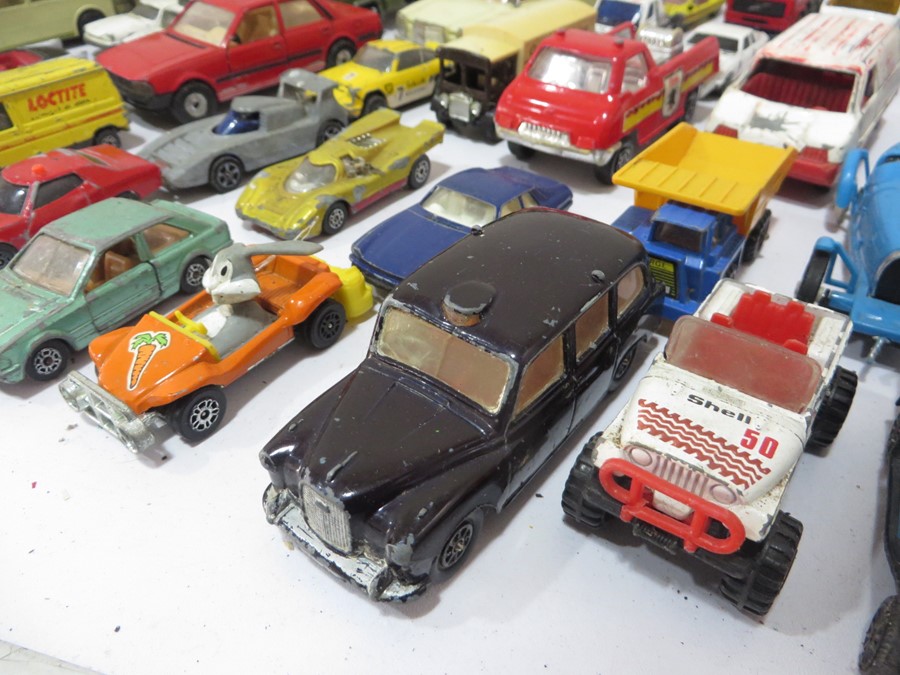 A quantity of Corgi and Dinky die cast cars etc - Image 20 of 27