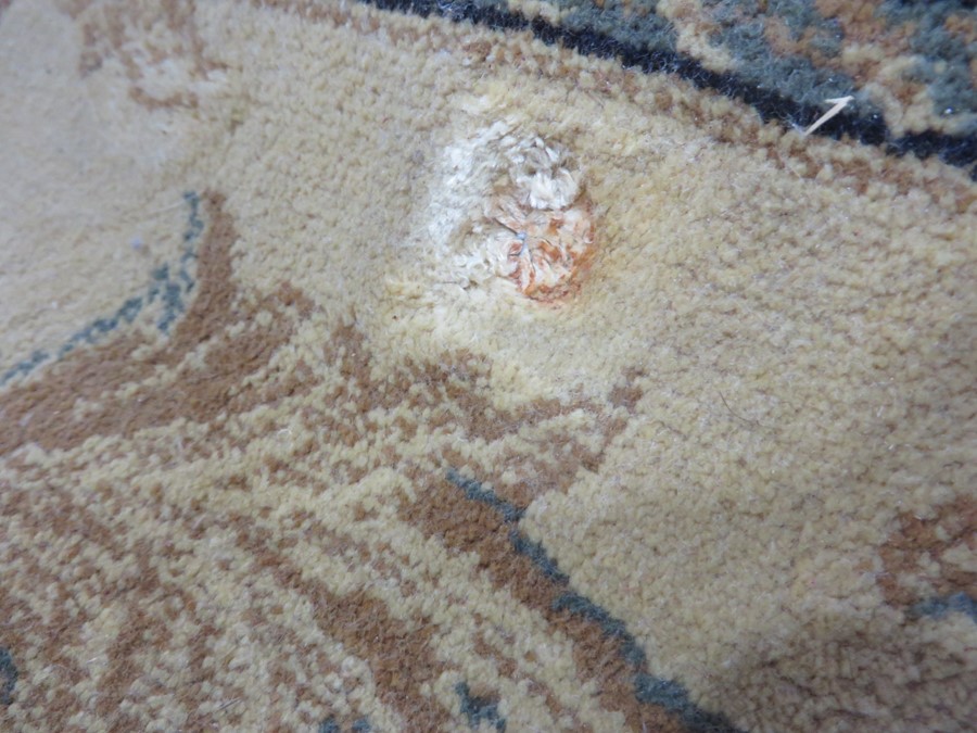 A cream ground rug 165cm x 125cm - Image 8 of 9