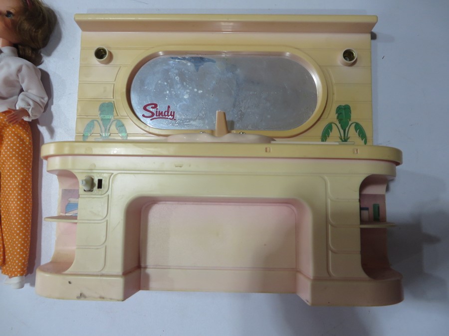 A vintage Sindy doll and vanity unit A/F - Image 2 of 8