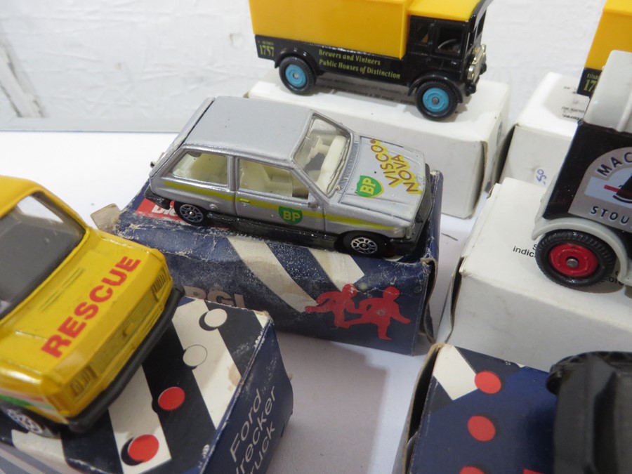 A quantity of Corgi and Dinky die cast cars etc - Image 7 of 27