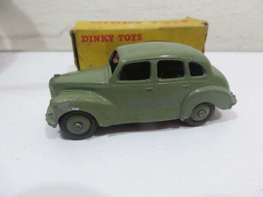 Two boxed Dinky Toys diecast car models, an Austin Devon Saloon (152) 40D and a Standard Vanguard - Image 2 of 16