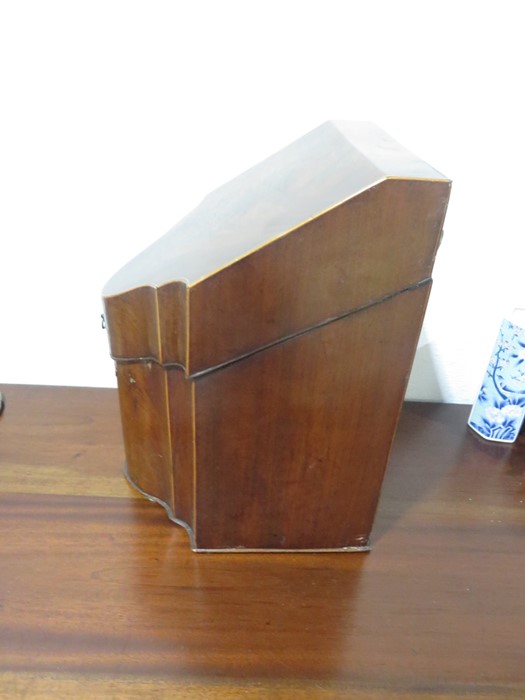 A converted Georgian mahogany knife box with boxwood stringing - Image 4 of 7