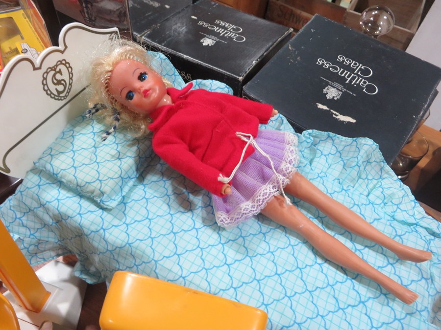 A vintage Sindy doll and collection of mainly boxed furniture including hair dryer, rocker, bed, - Image 17 of 18