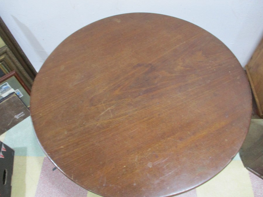 A mahogany tripod occasional table with birdcage support - Image 4 of 4