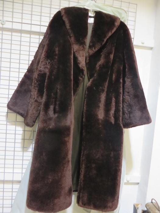 A full length Beaver coat ( S/M) - Image 2 of 4