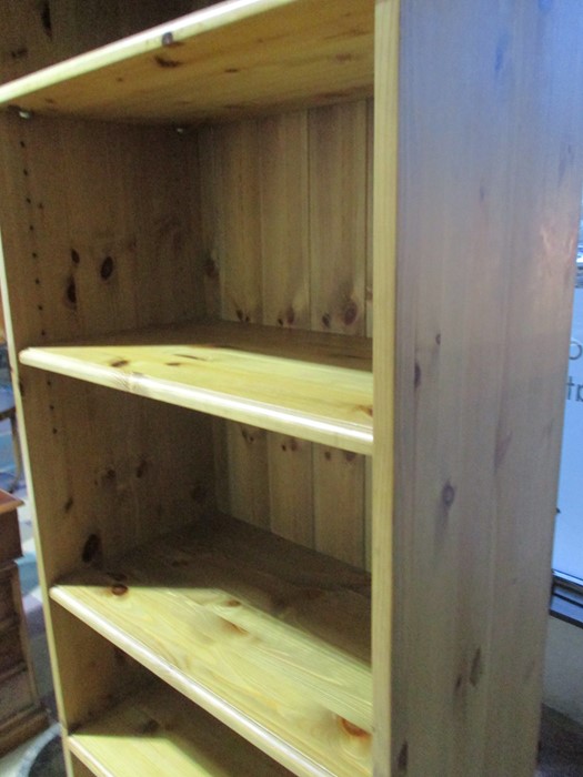 A tall narrow pine bookcase - Image 3 of 4