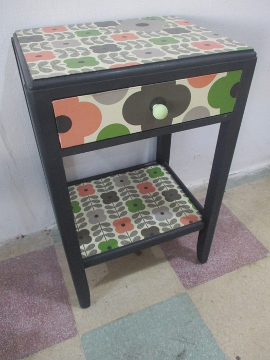 A painted telephone table along with a painted bedside table - Image 5 of 6