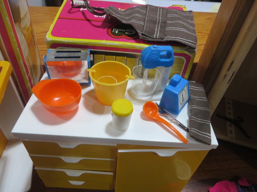 A vintage Sindy doll and collection of mainly boxed furniture including hair dryer, rocker, bed, - Image 14 of 18