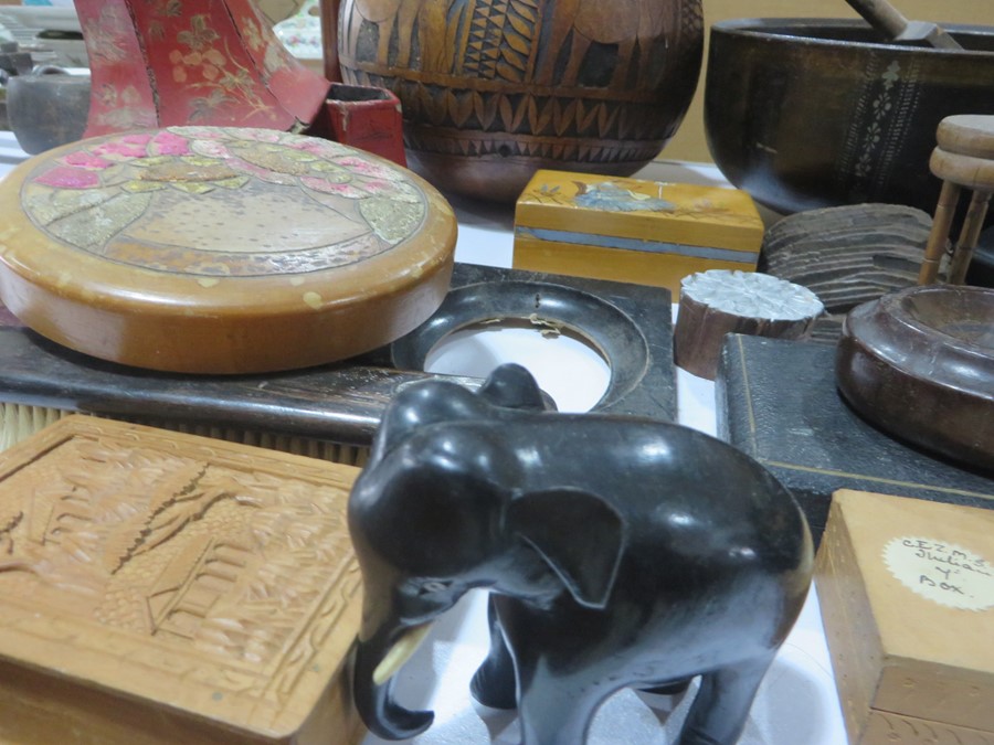 A box of wooden ware items to include carved animal figures, hand painted Russian box etc - Image 12 of 14