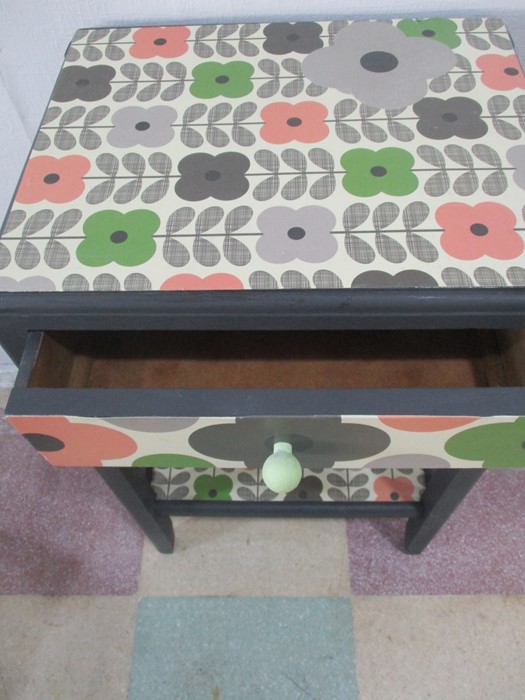 A painted telephone table along with a painted bedside table - Image 6 of 6