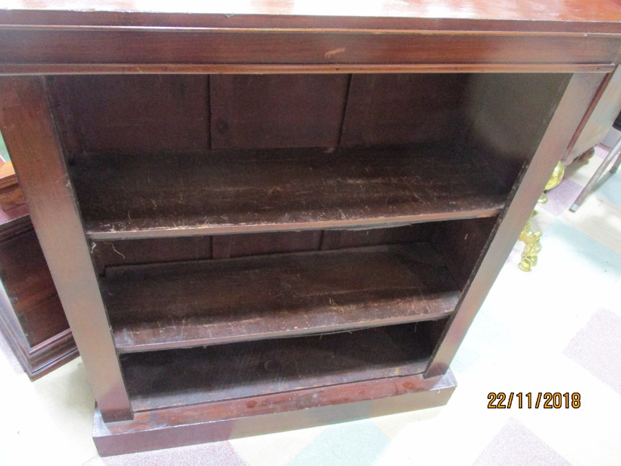 A Victorian mahogany veneered freestanding bookcase