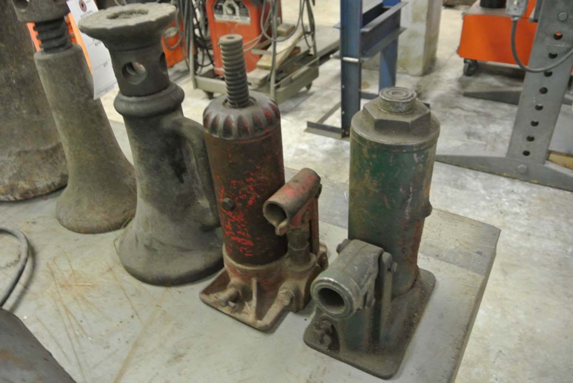 (S)~ (Lot of 5) Jacks-3 Building Jack & 2 Hydraulic Jacks - Image 2 of 5