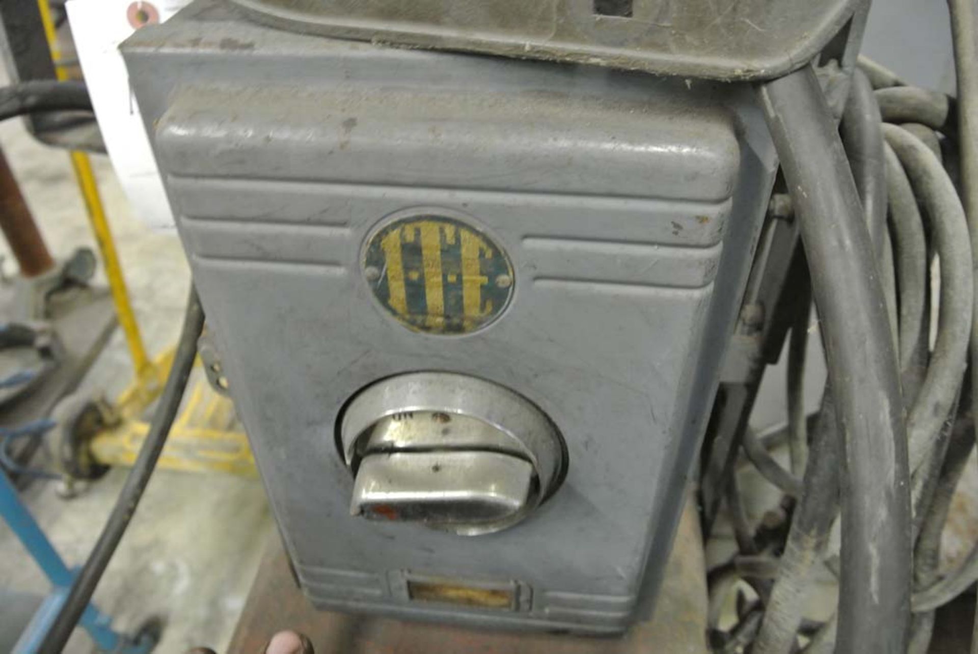 (S)~ Airco Model 2.25 ADT Welder w/ Leads & Helmets ~ 50A ~ 250 V - Image 3 of 5