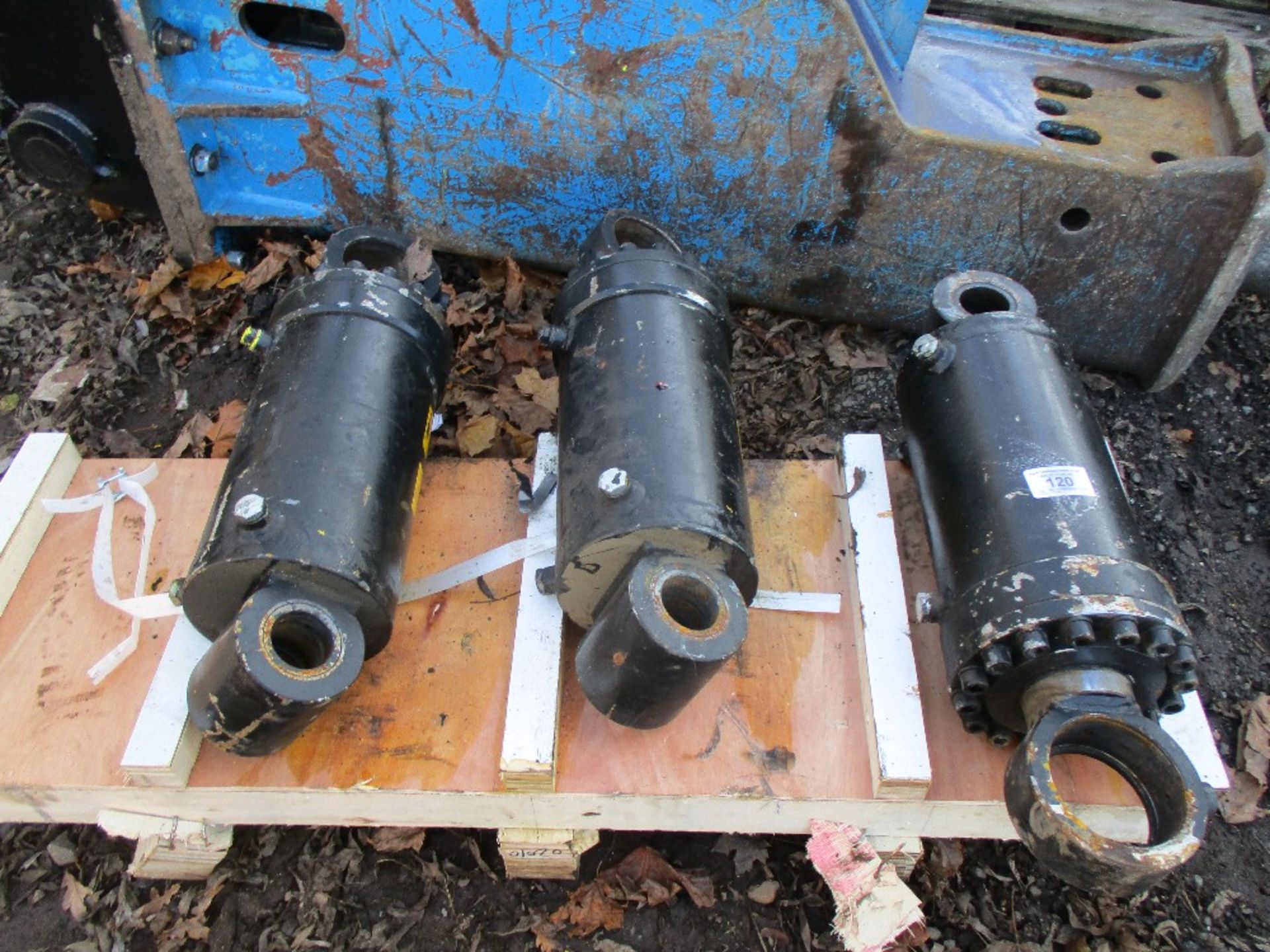 3NO 100T PULVERISOR RAMS, ALL READY FOR FITTING, NO LEAKS - Image 2 of 3
