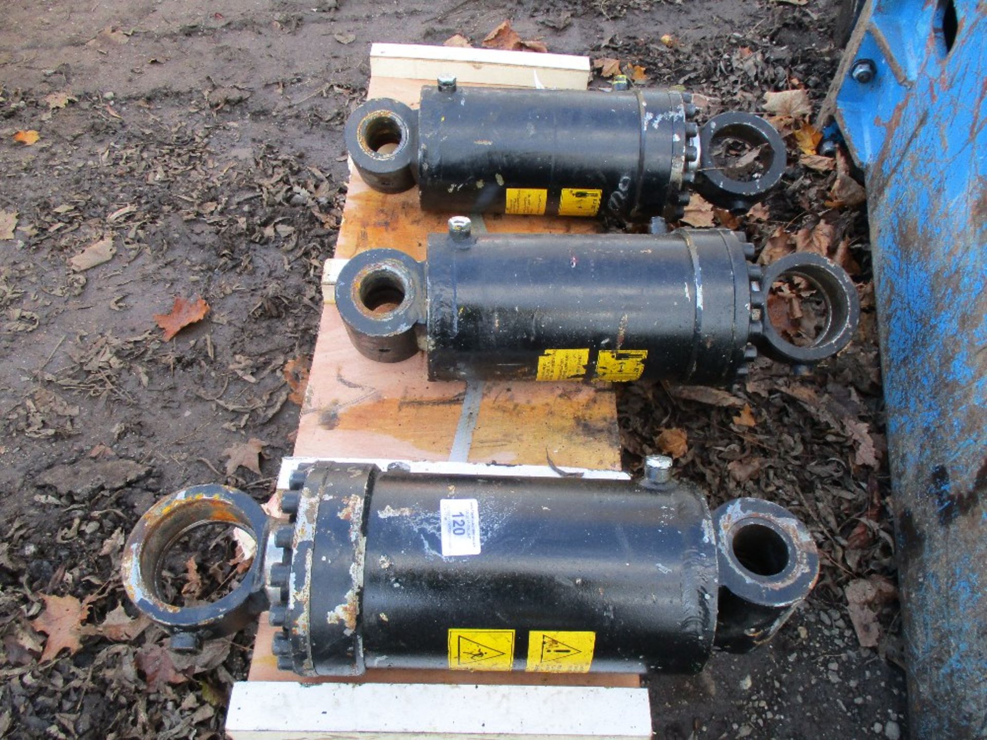 3NO 100T PULVERISOR RAMS, ALL READY FOR FITTING, NO LEAKS - Image 3 of 3