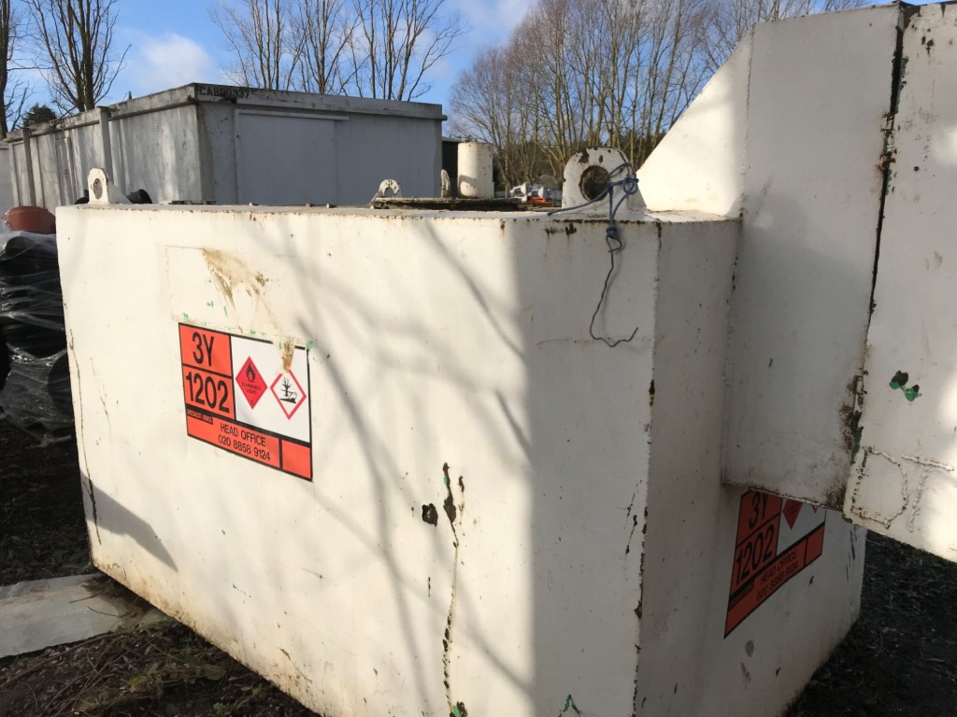 LARGE CAPACITY DIESEL BUNDED TANK WITH HAND PUMP - Image 3 of 4