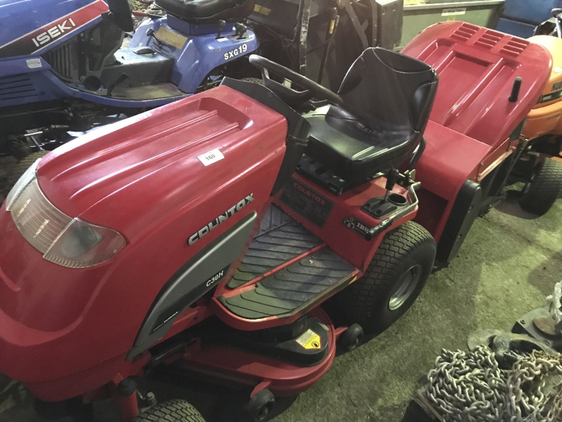 COUNTAX C30H HYDRASTATIC DRIVE MOWER C/W COLLECTOR. - Image 2 of 5