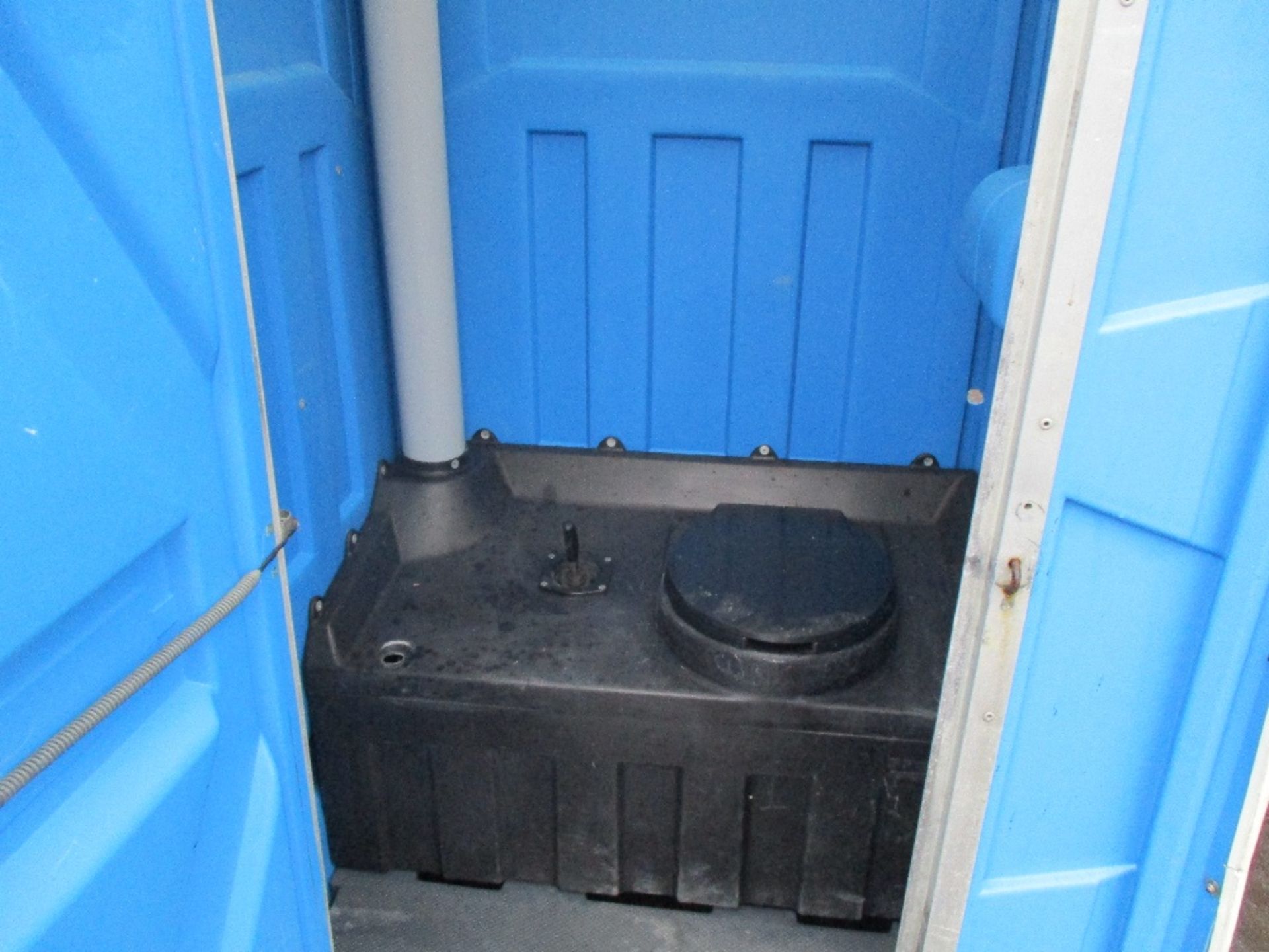4X PORTABLE TOILETS....NB 4NO TOILETS IN THIS ONE LOT - Image 3 of 6