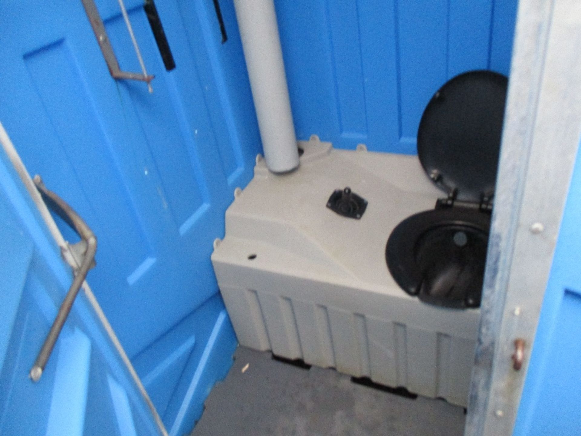 4X PORTABLE TOILETS....NB 4NO TOILETS IN THIS ONE LOT - Image 6 of 6
