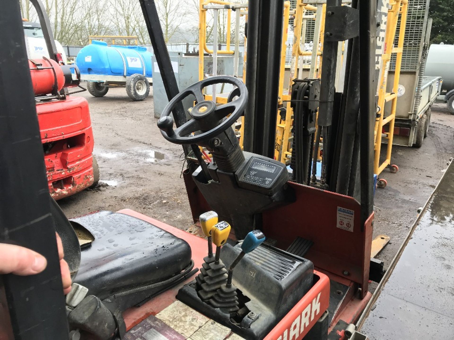 CLARK CTM12S BATTERY POWERED FORKLIFT C/W CHARGER SN:1450655GEF7102 WHEN TESTEDW AS SEEN TO DRIVE, - Image 5 of 6