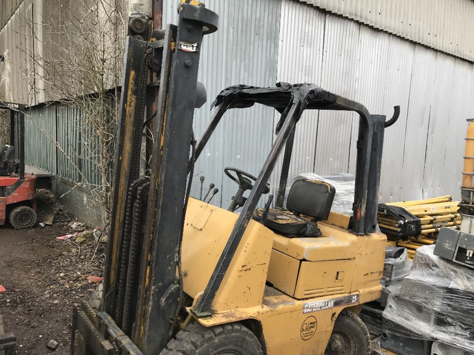 Caterpillar 25 diesel forklift SN;07900941/6 WHEN TESTED, TURNED OVER BUT NOT STARTING - Image 2 of 5